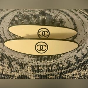 SOLD - Set of 2 Barrettes